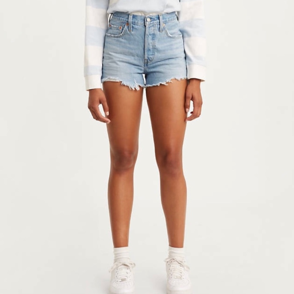 New Women’s Levi’s Original 501 High Rise Jean Shorts Button Fly Frayed Hem 24